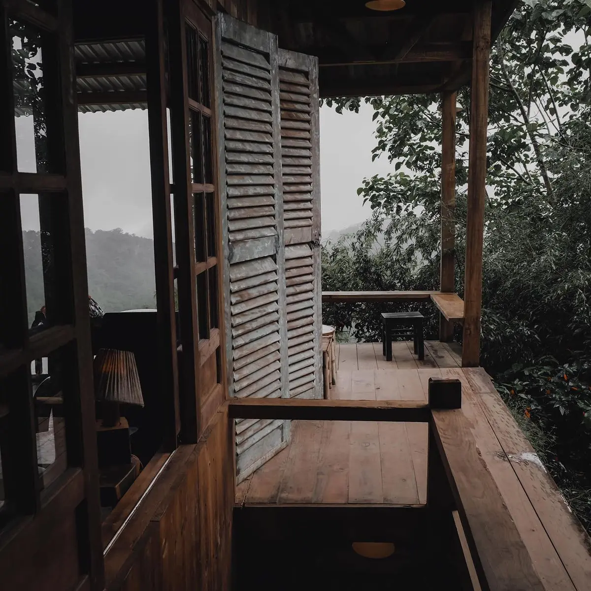 Tiệm c&agrave; ph&ecirc; Cheo Veooo - Nơi cho những du kh&aacute;ch &ldquo;ch&ecirc;nh v&ecirc;nh&rdquo; 9