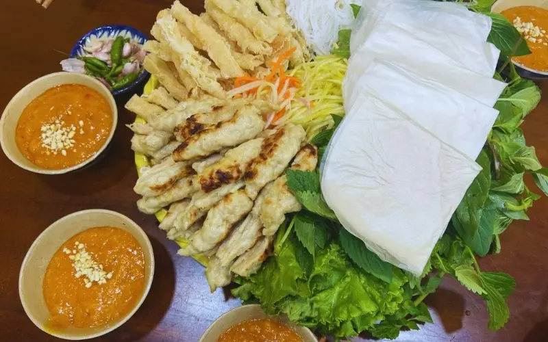 Top 10 qu&aacute;n nem nướng Đ&agrave; Lạt nổi tiếng được y&ecirc;u th&iacute;ch 3