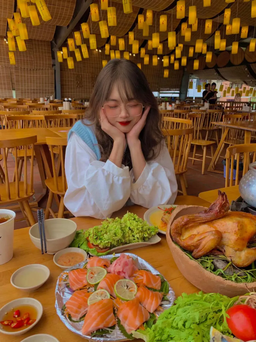 Trải nghiệm G&agrave; đập lu Hương Qu&aacute;n độc đ&aacute;o chốn phố n&uacute;i Đ&agrave; Lạt 9