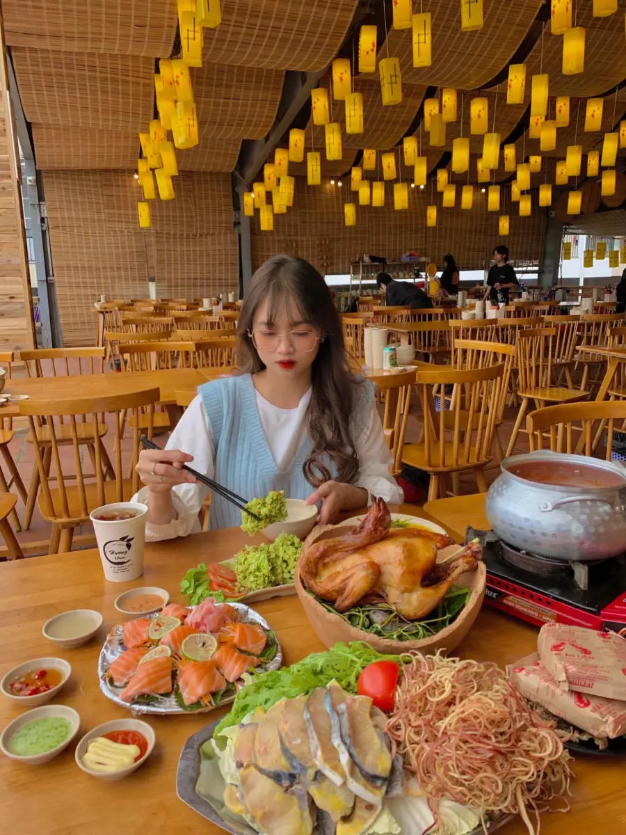 Trải nghiệm G&agrave; đập lu Hương Qu&aacute;n độc đ&aacute;o chốn phố n&uacute;i Đ&agrave; Lạt 8