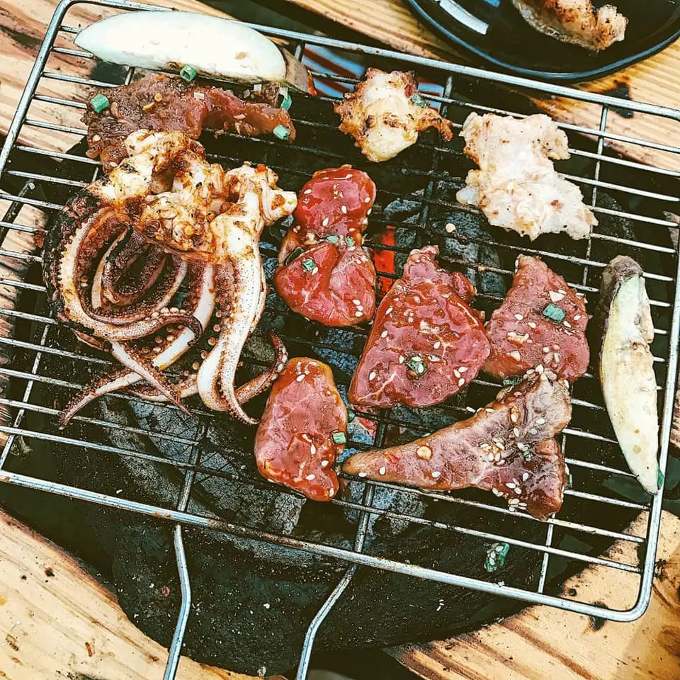 Trời mưa rồi, m&igrave;nh c&ugrave;ng gh&eacute; qu&aacute;n Xưa Đ&agrave; Lạt nh&acirc;m nhi v&agrave;i m&oacute;n lẩu nướng th&ocirc;i! 6