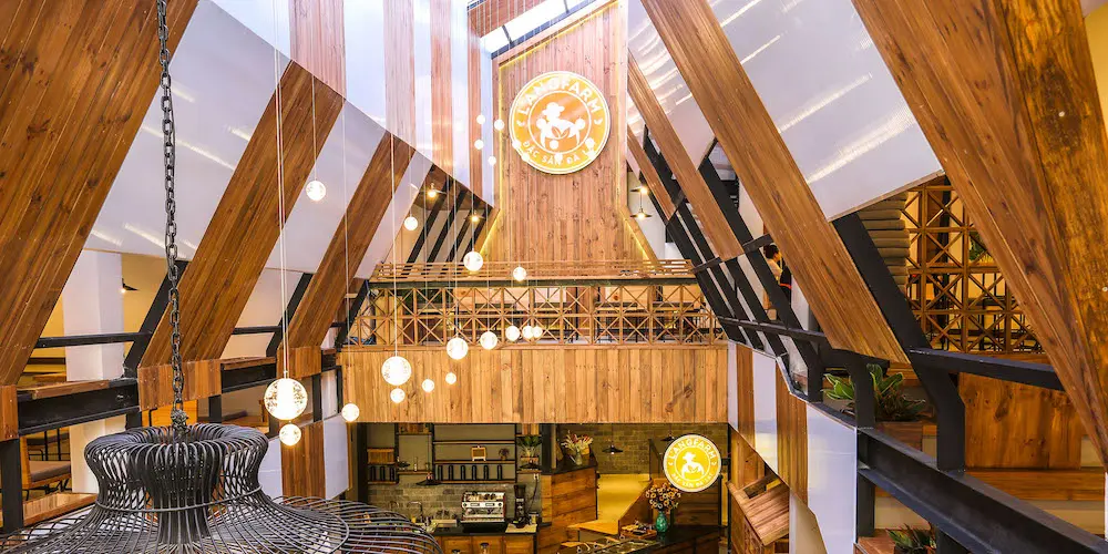 &Uacute;m ba la mở ra danh s&aacute;ch c&aacute;c qu&aacute;n buffet ngon tại Đ&agrave; Lạt m&agrave; du kh&aacute;ch n&ecirc;n nằm l&ograve;ng 3