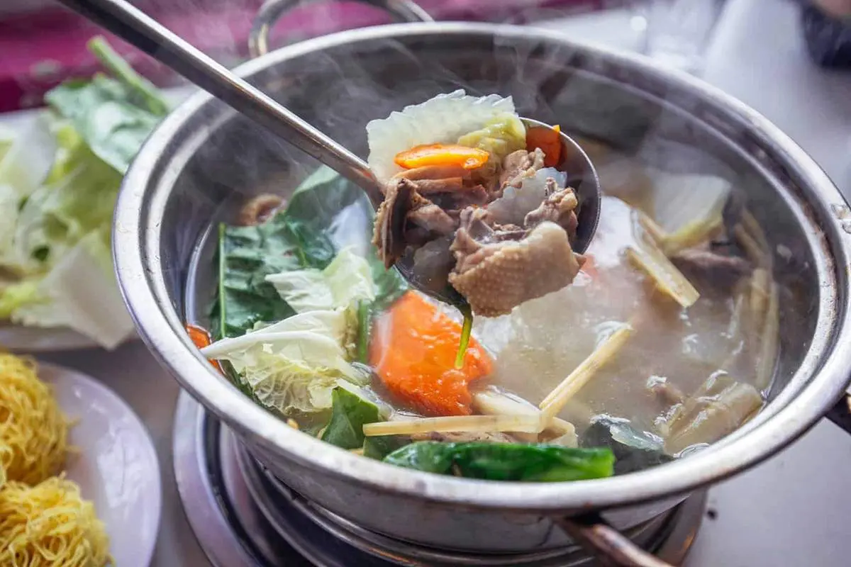 Lẩu gà lá é - Không xuất phát từ Đà Lạt nhưng đến thành phố hoa nhất định phải thử, ngộ hen?