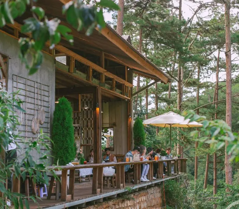 Lưng chừng cafe, góc nhỏ bình yên giữa núi rừng thơ mộng