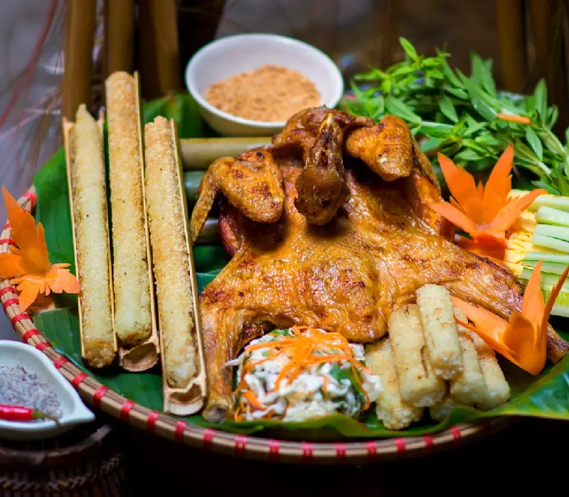 Top 10 quán gà nướng cơm lam Đà Lạt làm say lòng du khách