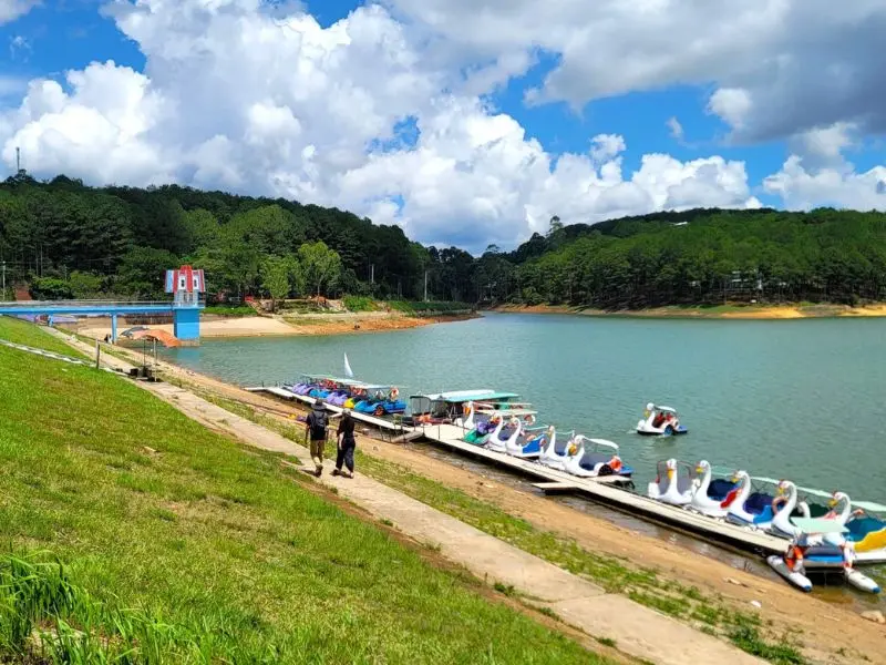Bến thuyền Hồ Tuyền L&acirc;m: Chạm v&agrave;o cảnh sắc y&ecirc;n b&igrave;nh của Đ&agrave; Lạt 2