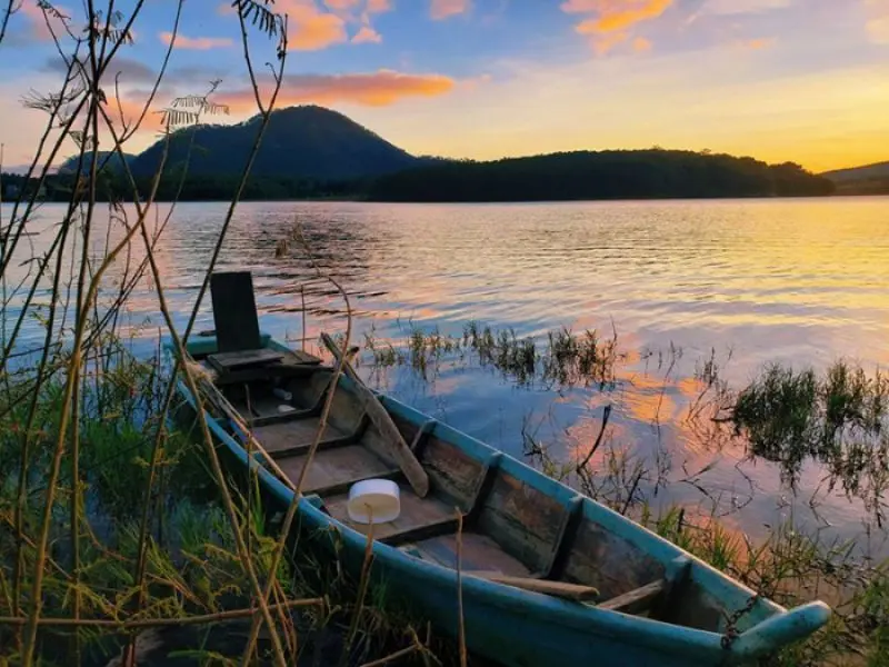 Bến thuyền Hồ Tuyền L&acirc;m: Chạm v&agrave;o cảnh sắc y&ecirc;n b&igrave;nh của Đ&agrave; Lạt 3