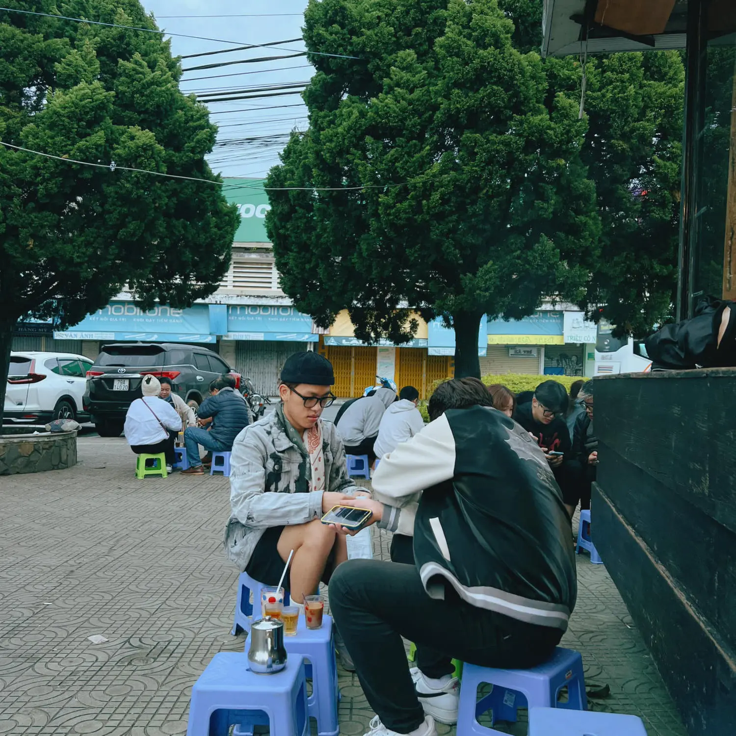 Buổi s&aacute;ng ở chợ Đ&agrave; Lạt thưởng thức c&agrave; ph&ecirc;, ngắm nh&igrave;n phố phường ngủ say 6