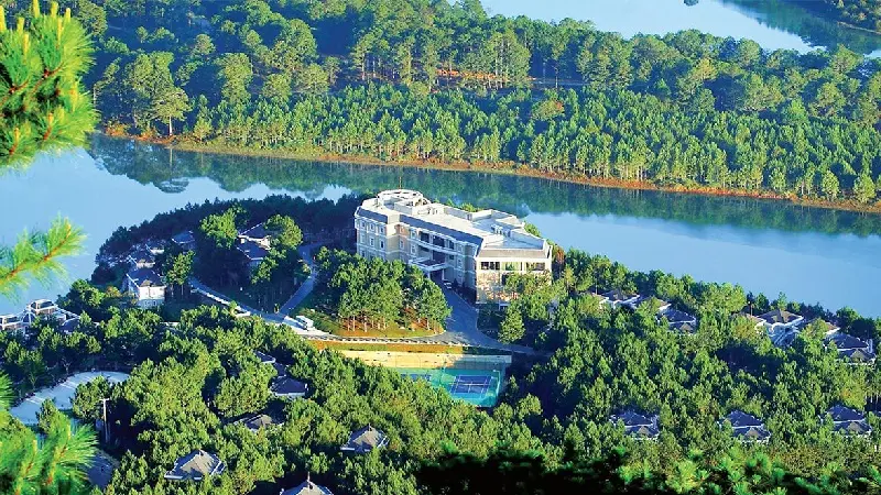 Chinh phục hồ Tuyền L&acirc;m Đ&agrave; Lạt với n&eacute;t đẹp n&ecirc;n thơ 11