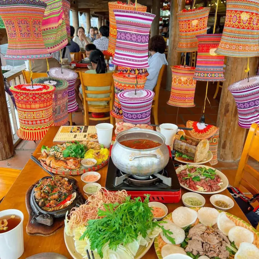 H&ograve;a m&igrave;nh v&agrave;o Chợ Phi&ecirc;n Qu&aacute;n mang đậm phong c&aacute;ch v&ugrave;ng cao T&acirc;y Bắc 5