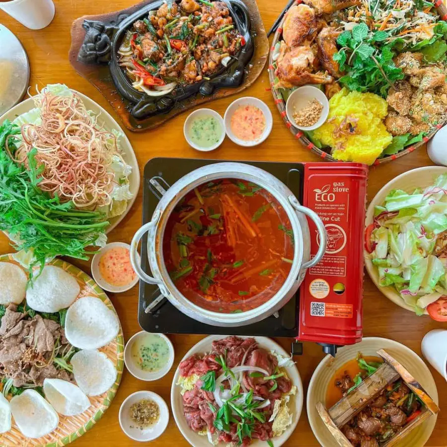 H&ograve;a m&igrave;nh v&agrave;o Chợ Phi&ecirc;n Qu&aacute;n mang đậm phong c&aacute;ch v&ugrave;ng cao T&acirc;y Bắc 6