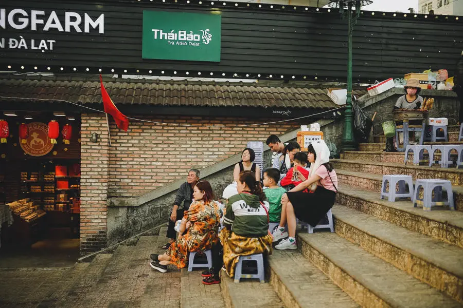 Kh&aacute;m ph&aacute; Chợ Đ&agrave; Lạt sau một buổi chiều mưa 3
