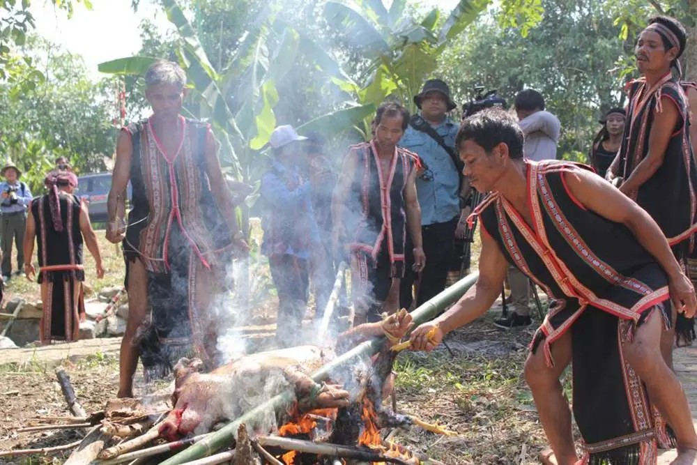 Lễ C&uacute;ng Thần Suối - Lễ hội truyền thống của người d&acirc;n tộc Mạ 3