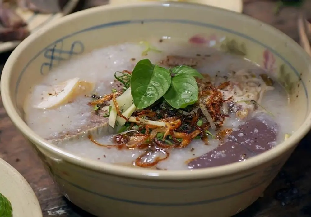 Ấm l&ograve;ng với ch&aacute;o b&ograve; Tri T&ocirc;n An Giang giữa ng&agrave;y mưa gi&aacute; lạnh 2