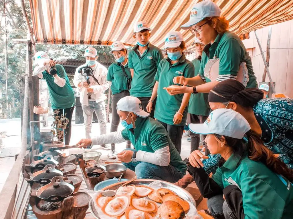 B&aacute;nh b&ograve; thốt nốt nướng Ha C&ocirc;, m&oacute;n ăn truyền thống của người Chăm 9