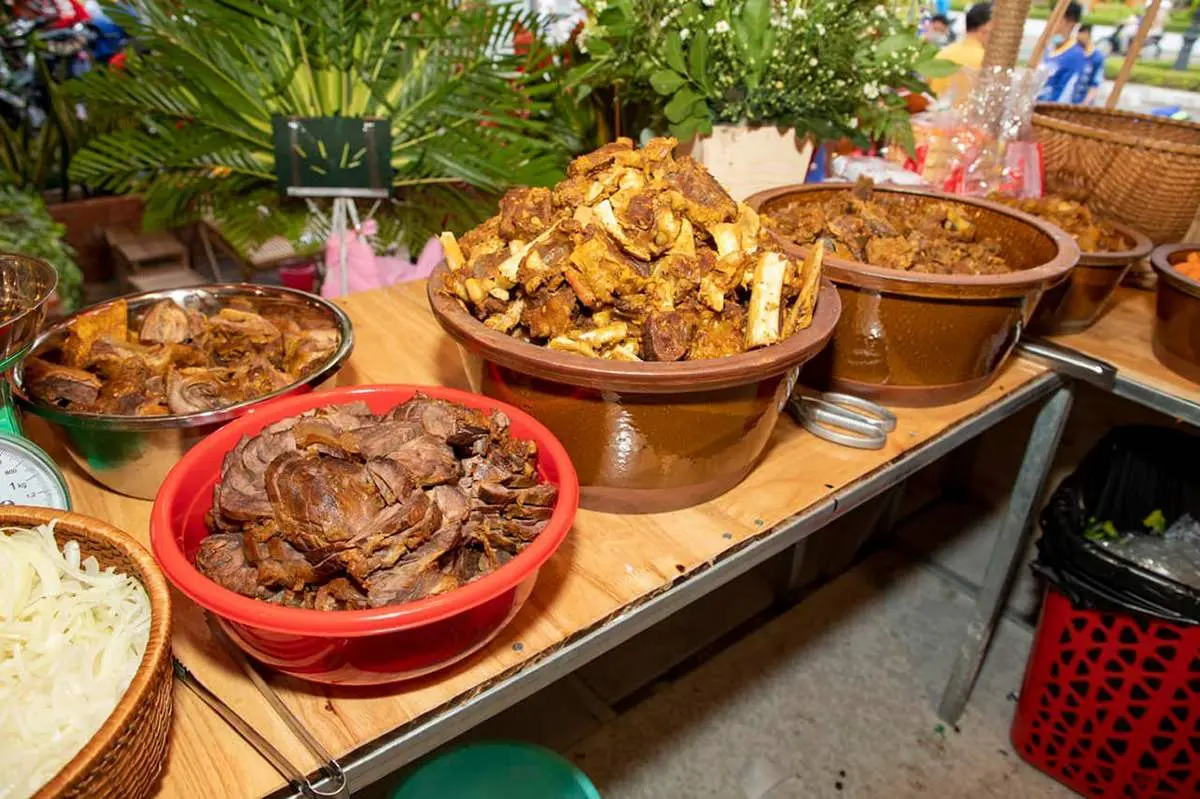 B&ograve; kho ni&ecirc;u &Ocirc;ng G&aacute;nh v&agrave; hương vị gia truyền kh&oacute; qu&ecirc;n 6