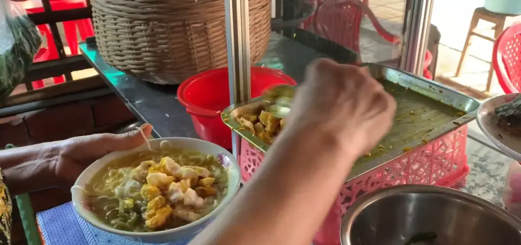B&uacute;n c&aacute; 5 Mến Thoại Sơn, qu&aacute;n b&igrave;nh d&acirc;n nổi tiếng tại An Giang 4