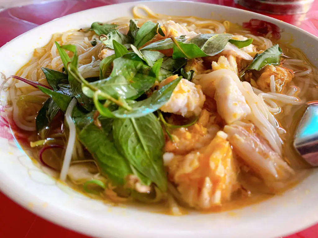 B&uacute;n c&aacute; 5 Mến Thoại Sơn, qu&aacute;n b&igrave;nh d&acirc;n nổi tiếng tại An Giang 3