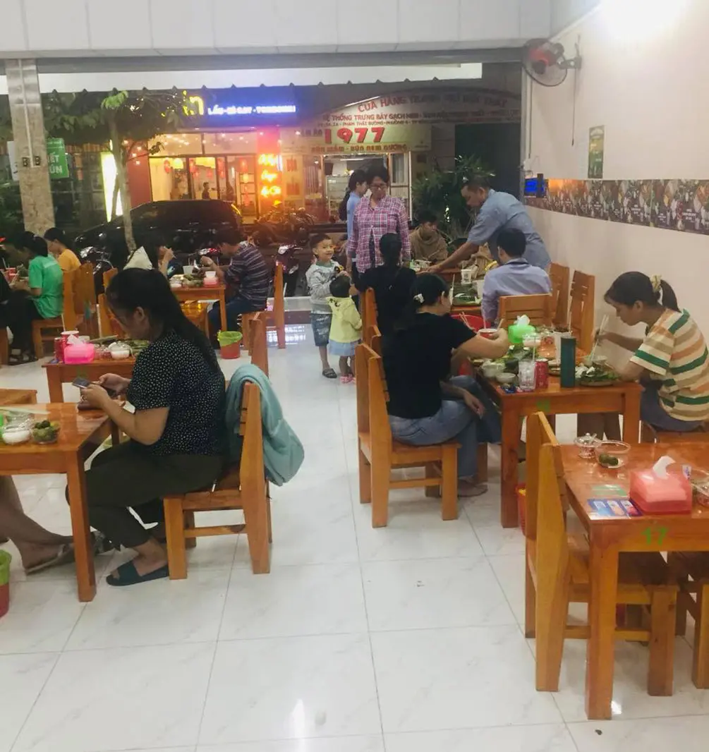 B&uacute;n đậu mắm t&ocirc;m 3 Miền, thưởng thức đặc sản Bắc Bộ giữa v&ugrave;ng s&ocirc;ng nước 4