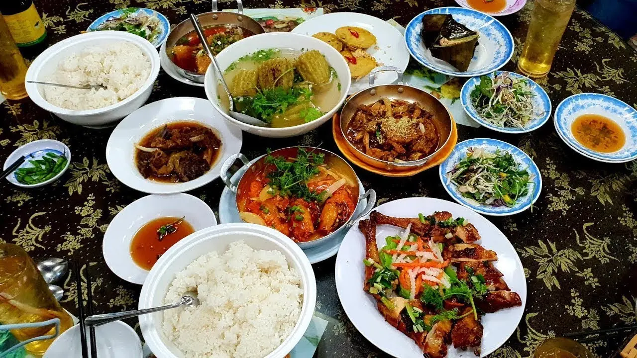 Cơm tấm Long Xuy&ecirc;n, m&oacute;n ăn đơn giản nhưng đầy cuốn h&uacute;t 11