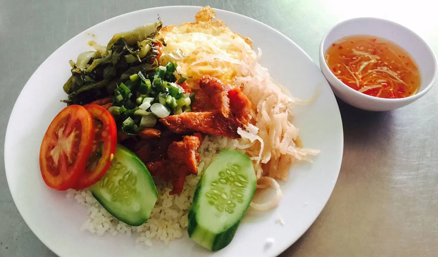 Cơm tấm Long Xuy&ecirc;n, m&oacute;n ăn đơn giản nhưng đầy cuốn h&uacute;t 8