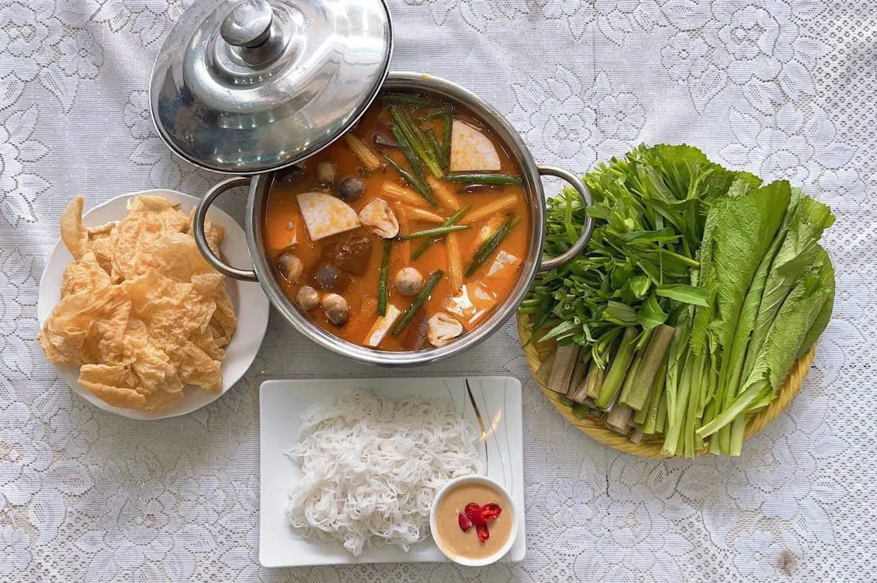 Đến Qu&aacute;n Lắc Kiu thưởng thức vịt nấu chao si&ecirc;u ngon 5