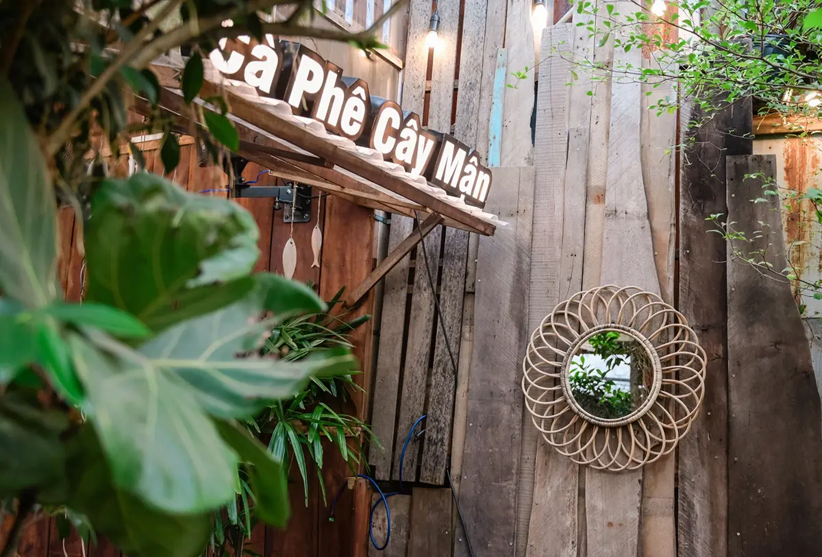 Đi tìm những Quán cafe vintage ở An Giang chuẩn thời “ông bà anh” 13