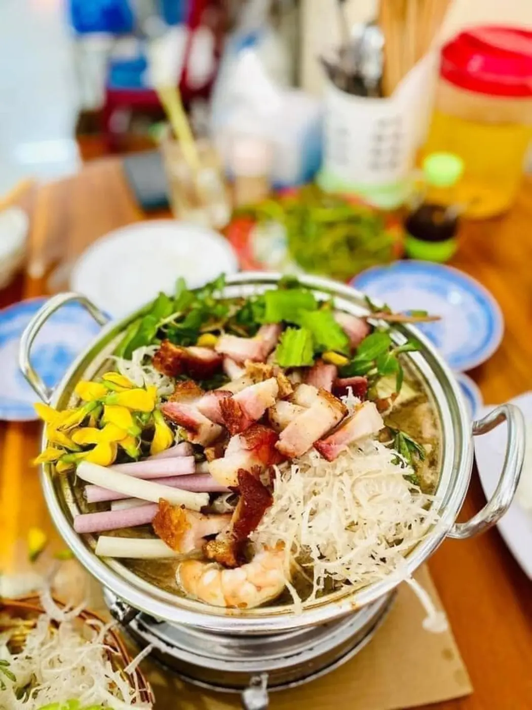 Kh&aacute;m ph&aacute; lẩu mắm Hiếu Mi&ecirc;nn đậm đ&agrave; chuẩn vị miền T&acirc;y 3