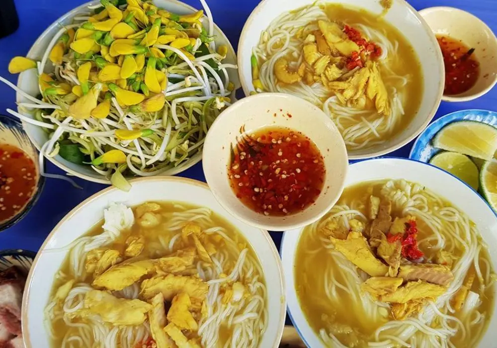Thử qua m&oacute;n B&uacute;n c&aacute; d&igrave; Lệ Ch&acirc;u Đốc ngon nức tiếng 4