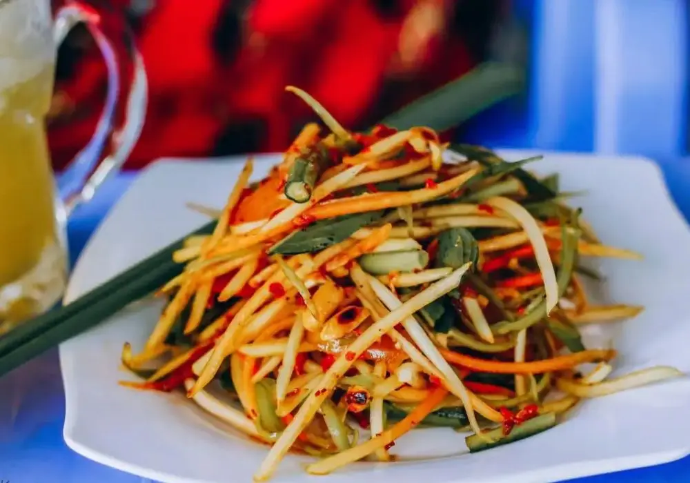 Trải nghiệm m&oacute;n Gỏi đu đủ đ&acirc;m Tri T&ocirc;n đậm đ&agrave; kh&oacute; qu&ecirc;n 2