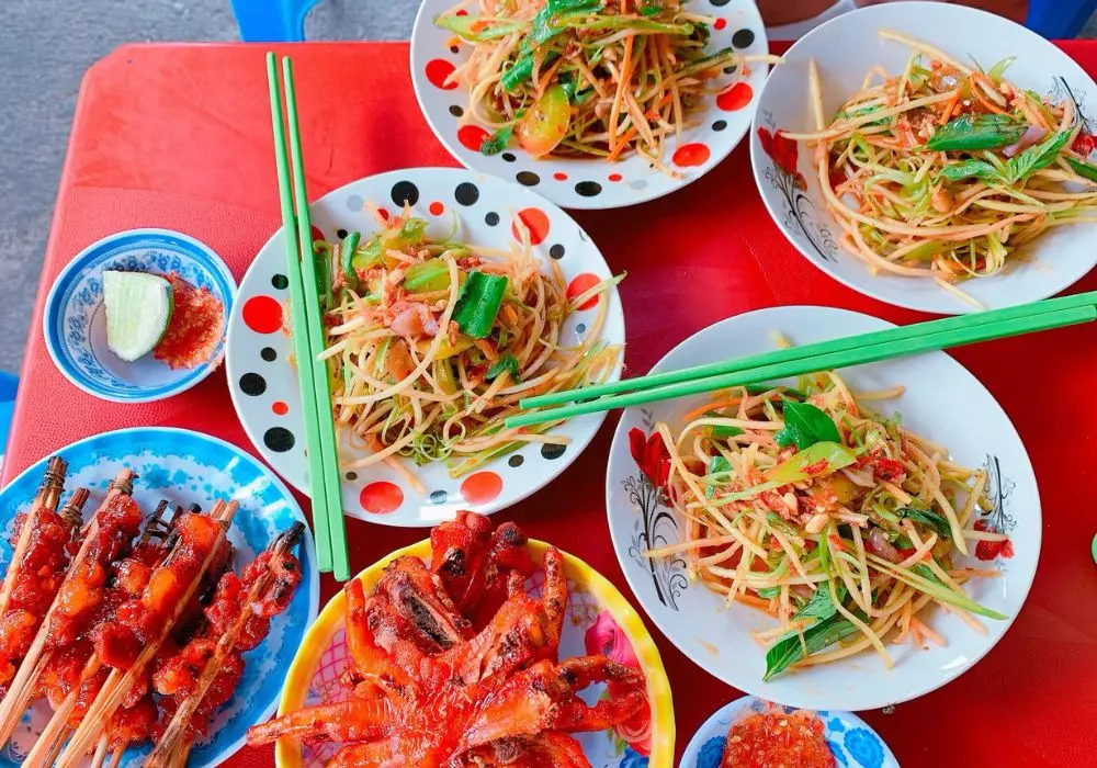 Trải nghiệm m&oacute;n Gỏi đu đủ đ&acirc;m Tri T&ocirc;n đậm đ&agrave; kh&oacute; qu&ecirc;n 5