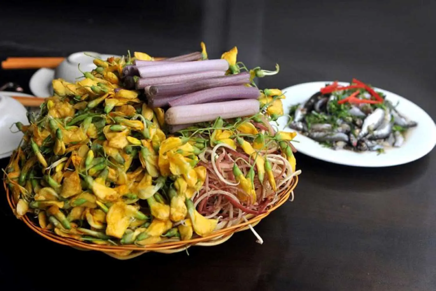 Về Ch&acirc;u Đốc ăn lẩu c&aacute; linh b&ocirc;ng đi&ecirc;n điển An Giang hấp dẫn, nổi tiếng 6