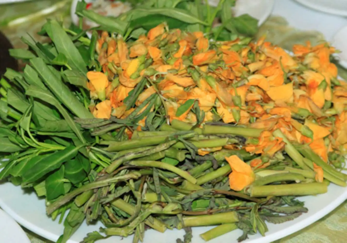 Về Ch&acirc;u Đốc ăn lẩu c&aacute; linh b&ocirc;ng đi&ecirc;n điển An Giang hấp dẫn, nổi tiếng 2