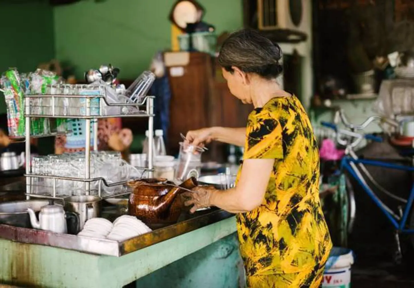 Khám phá Cà phê vợt Hai Ngầu (Long Xuyên) có tuổi đời hơn 50 năm