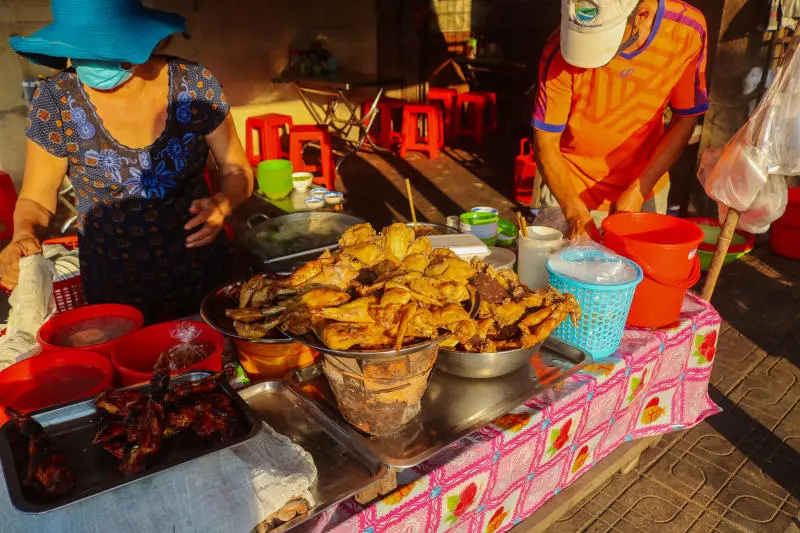 Qu&aacute;n cơm, hủ tiếu B&agrave; Hiền hơn 20 năm ở An Giang 8