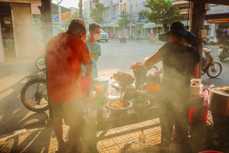 Qu&aacute;n cơm, hủ tiếu B&agrave; Hiền hơn 20 năm ở An Giang 2