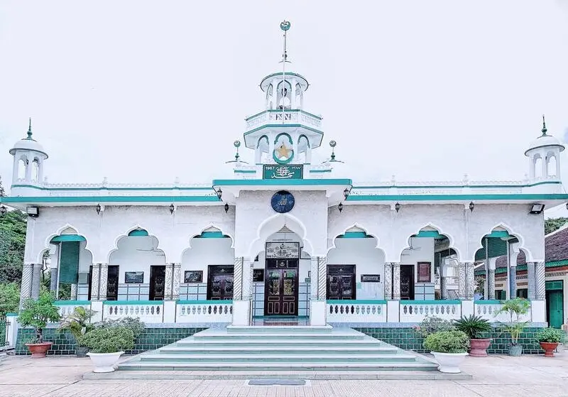 Th&aacute;nh đường Hồi gi&aacute;o Mubarak, điểm đến linh thi&ecirc;ng v&ugrave;ng Ch&acirc;u Giang 3