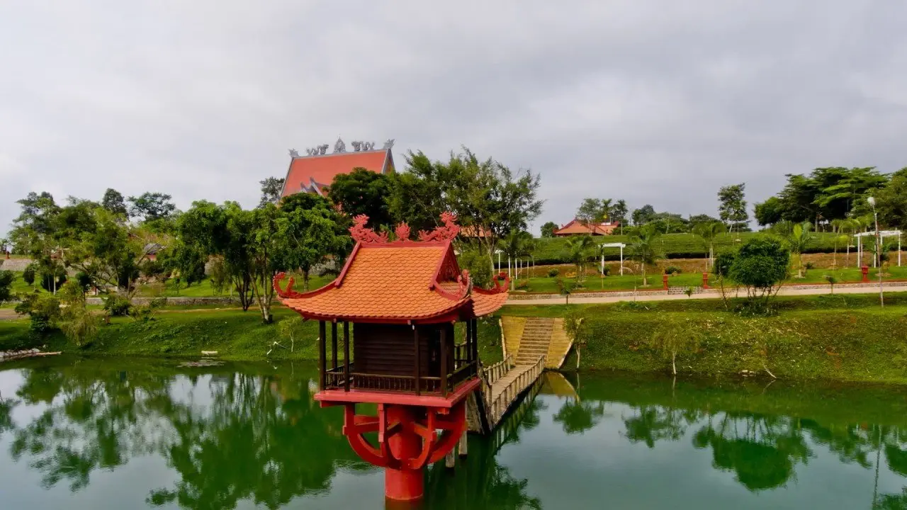 Kh&aacute;m ph&aacute; Ch&ugrave;a Di Đ&agrave; Bảo Lộc lớn nhất xứ sương m&ugrave; 6