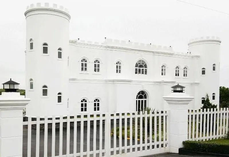 Khám phá Lâu đài Trắng Bảo Lộc với phong cách kiến trúc cực đẹp