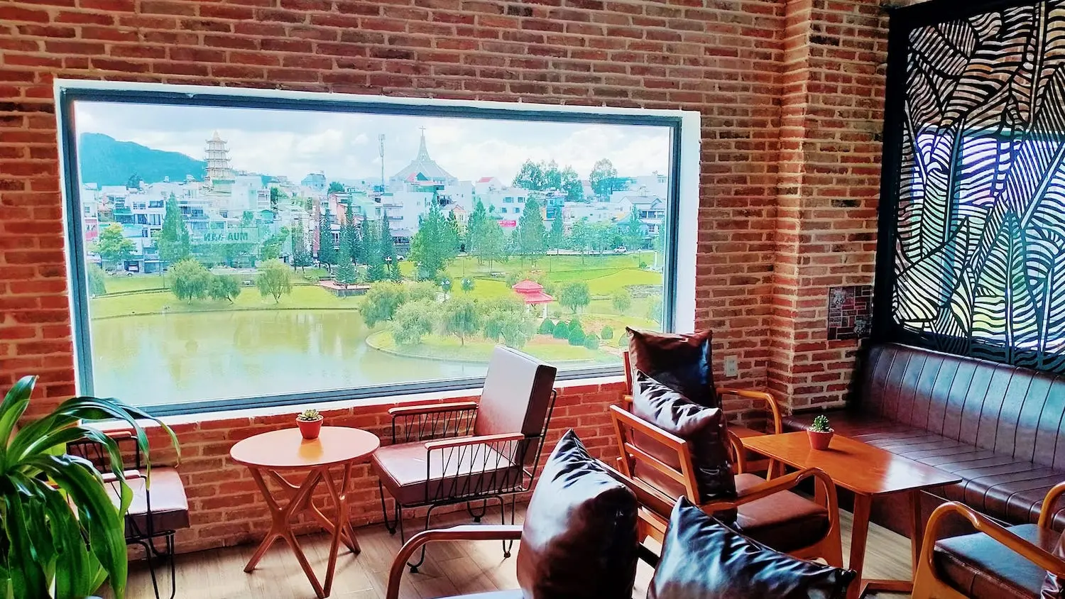 Check in ngay Aim&eacute;e Coffee với view sống ảo triệu like 13