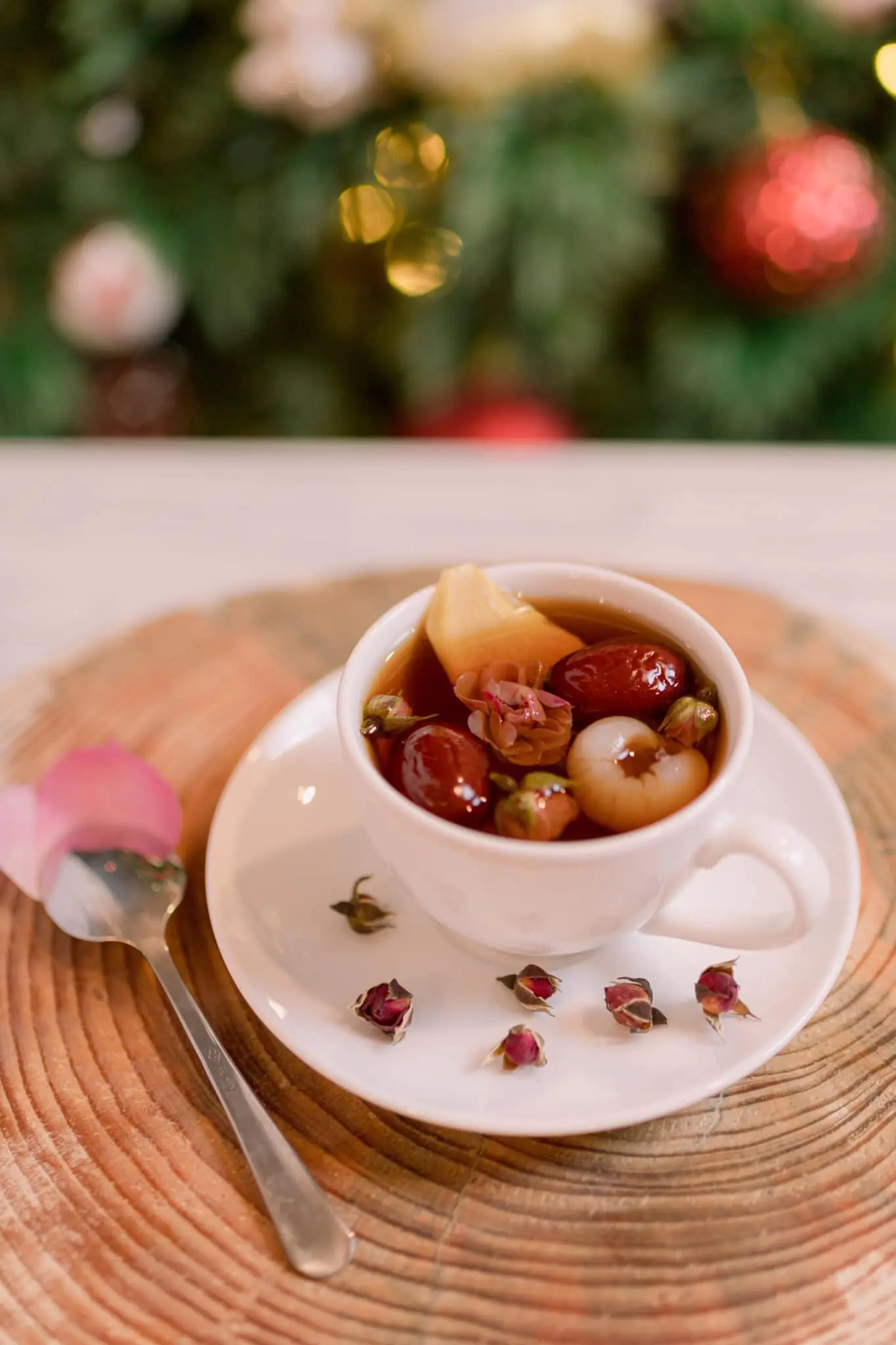 Đến Passion Garden Coffee thưởng thức menu ngọt ng&agrave;o, l&ecirc;n ảnh outfit si&ecirc;u xịn s&ograve; 4