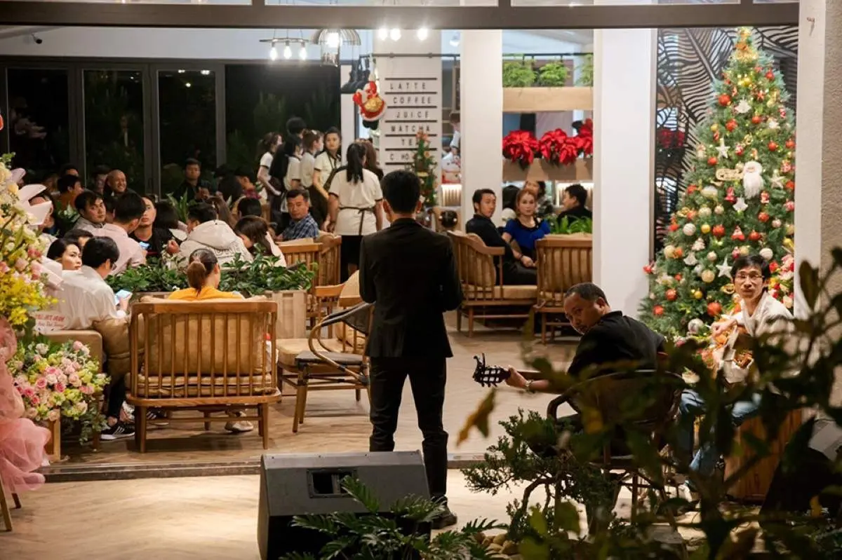 Đến Passion Garden Coffee thưởng thức menu ngọt ng&agrave;o, l&ecirc;n ảnh outfit si&ecirc;u xịn s&ograve; 22