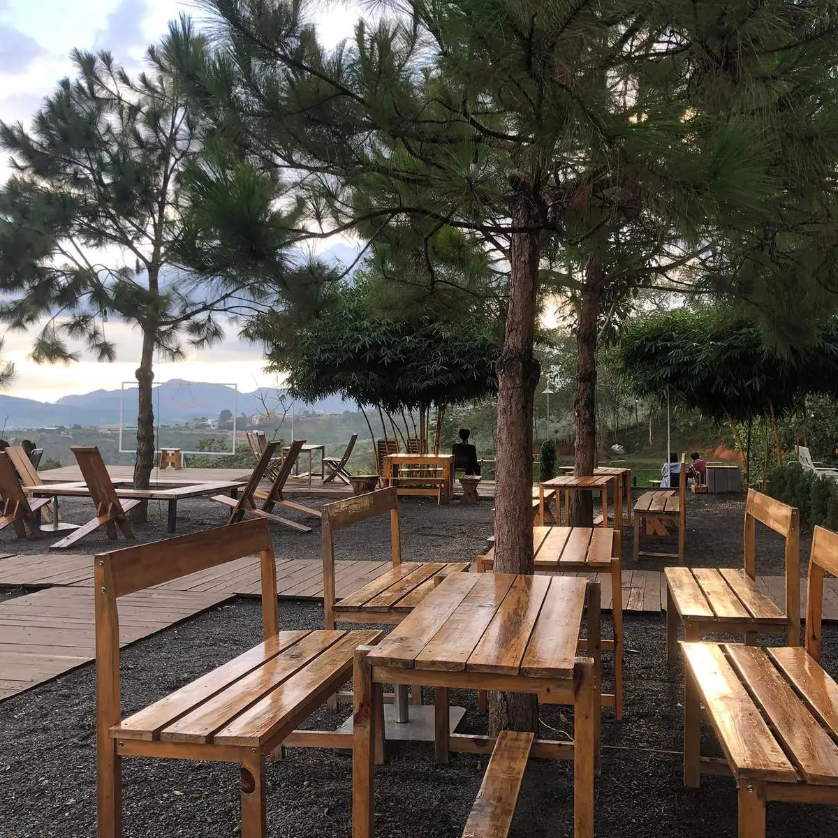 Gh&eacute; Sunset Chill Coffee tận hưởng thi&ecirc;n nhi&ecirc;n Bảo Lộc tươi m&aacute;t 9
