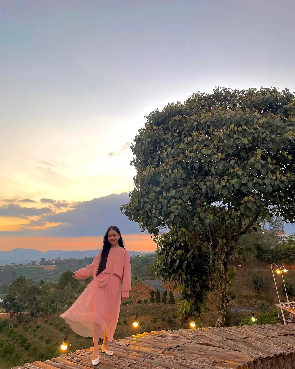 Gh&eacute; Sunset Chill Coffee tận hưởng thi&ecirc;n nhi&ecirc;n Bảo Lộc tươi m&aacute;t 13