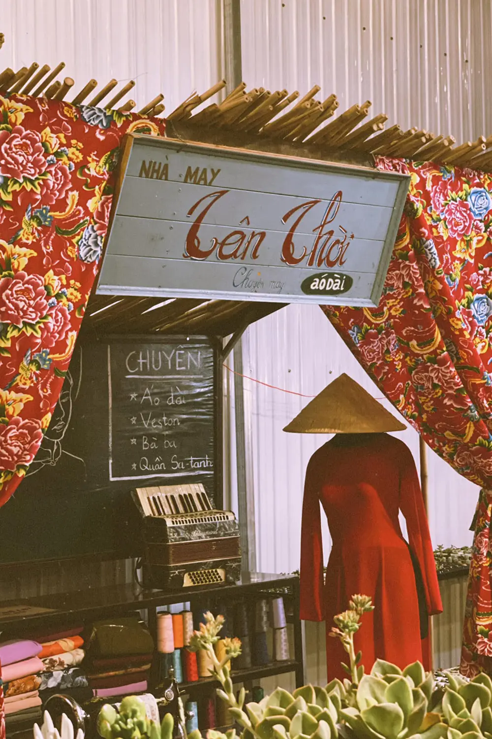 Gh&eacute; tiệm Cafe C&ocirc; B&ocirc;ng t&igrave;m về một n&eacute;t ho&agrave;i cổ giữa l&ograve;ng th&agrave;nh phố 8