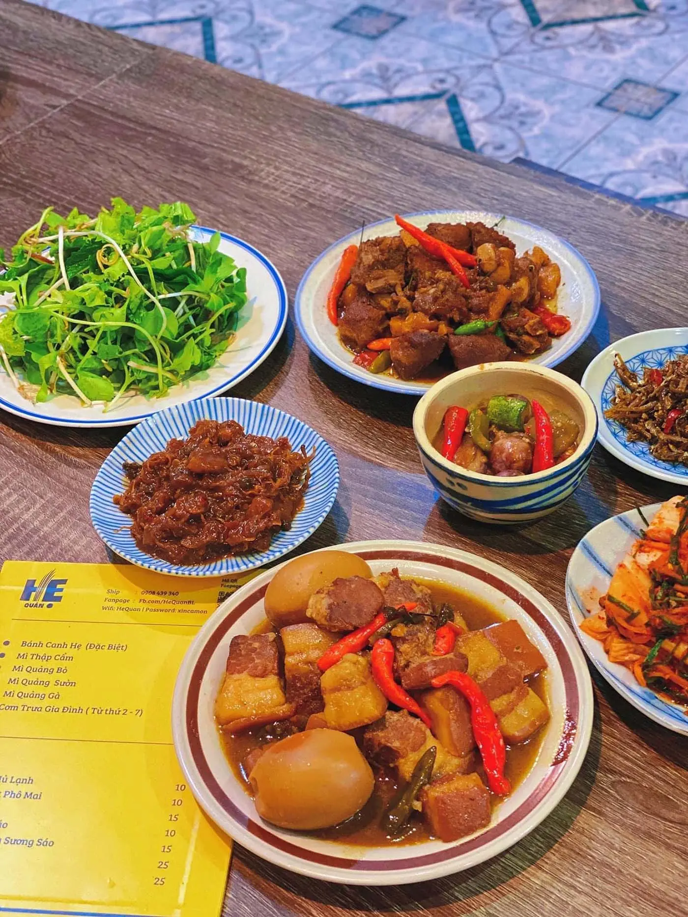 Hẹ Qu&aacute;n, địa điểm quen thuộc cho những t&iacute;n đồ đam m&ecirc; ẩm thực miền Trung 12