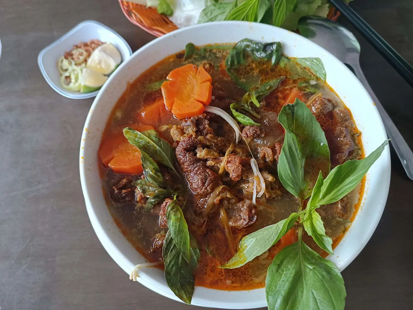 Hủ tiếu Mực A Bổ, qu&aacute;n quen của bao t&iacute;n đồ s&agrave;nh ăn tại Bảo Lộc 8