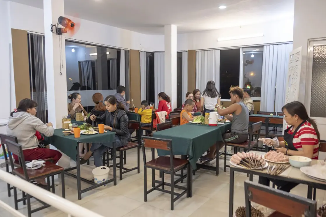 Nem nướng Huế Vĩ Dạ Bảo Lộc, sức l&ocirc;i cuốn kh&oacute; c&oacute; thể chối từ 3