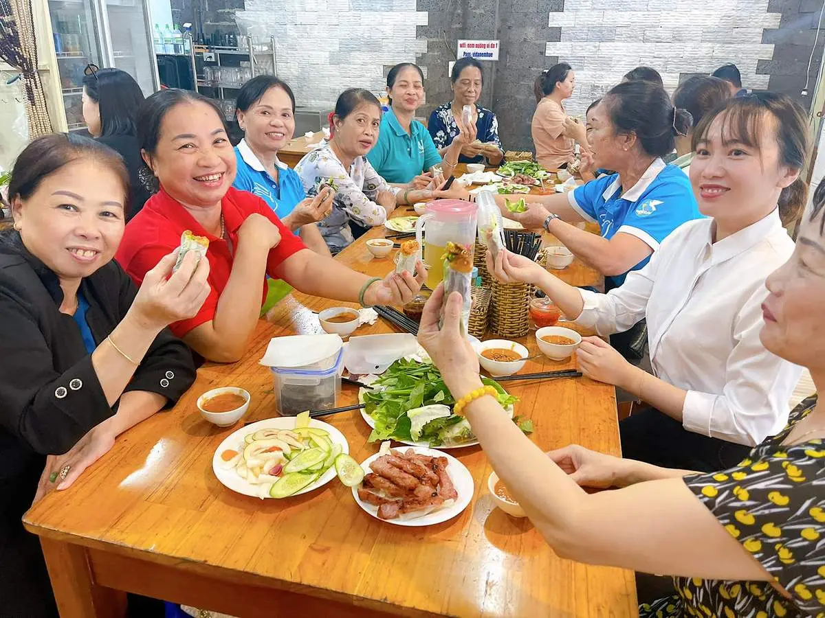Nem nướng Huế Vĩ Dạ Bảo Lộc, sức l&ocirc;i cuốn kh&oacute; c&oacute; thể chối từ 14