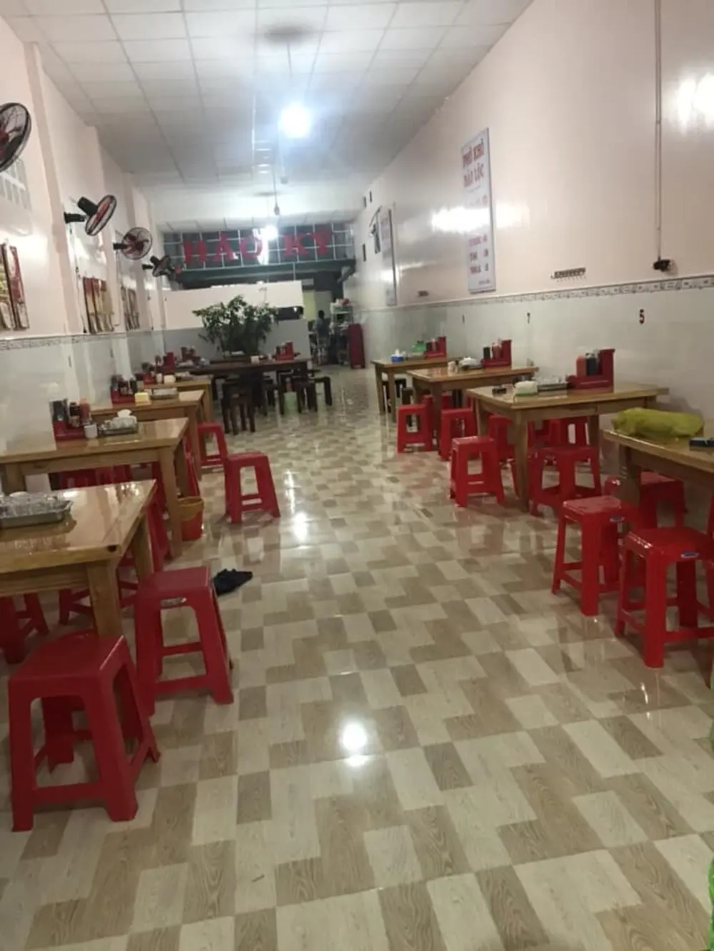 Phở kh&ocirc; H&agrave;o K&yacute;, m&oacute;n ăn kh&ocirc;ng thể thiếu khi dừng ch&acirc;n tại Bảo Lộc 2